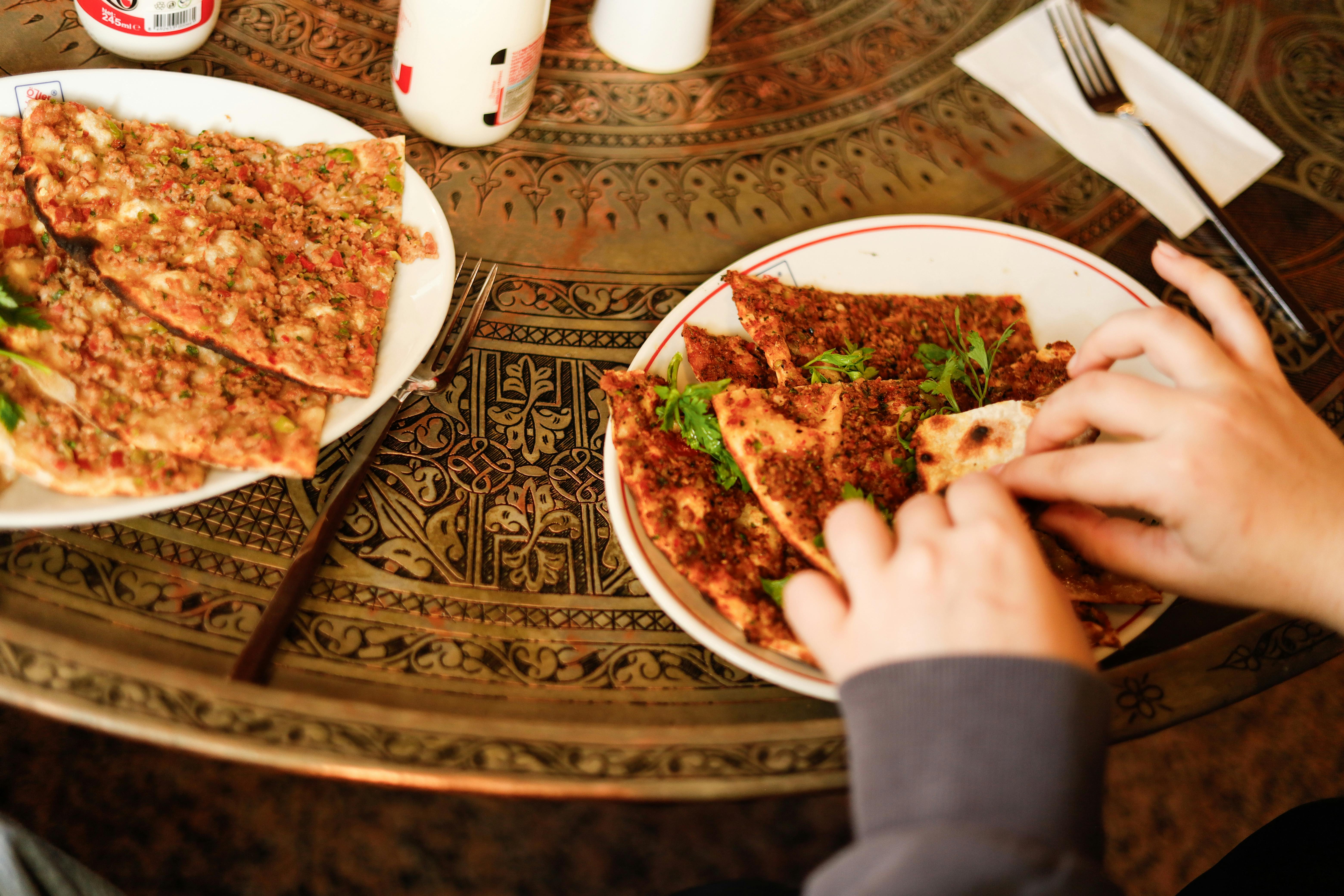 Lahmacun gerollt